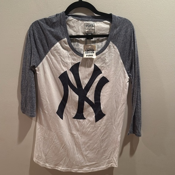 NWT PINK New York Yankees Limited Edition Top Limited Edition Tee Large - Picture 2 of 4